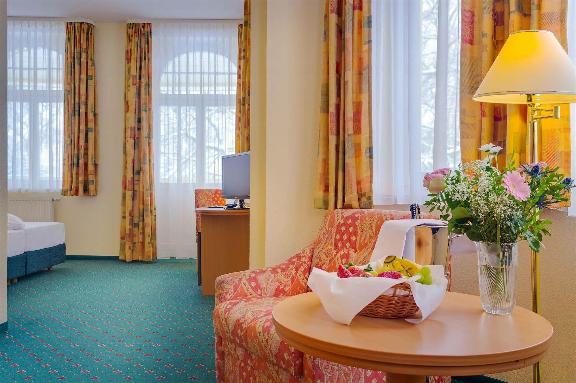 Ferien Hotel Villa Suedharz Sülzhayn Exteriör bild